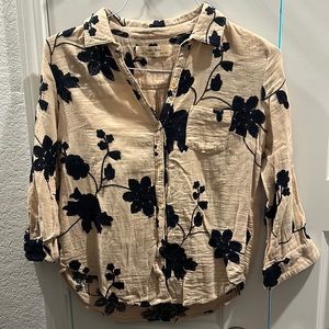 Anthropologie embroidered shirt, xs